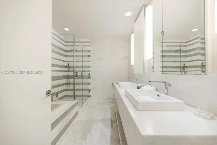 Primary En-Suite Bathroom