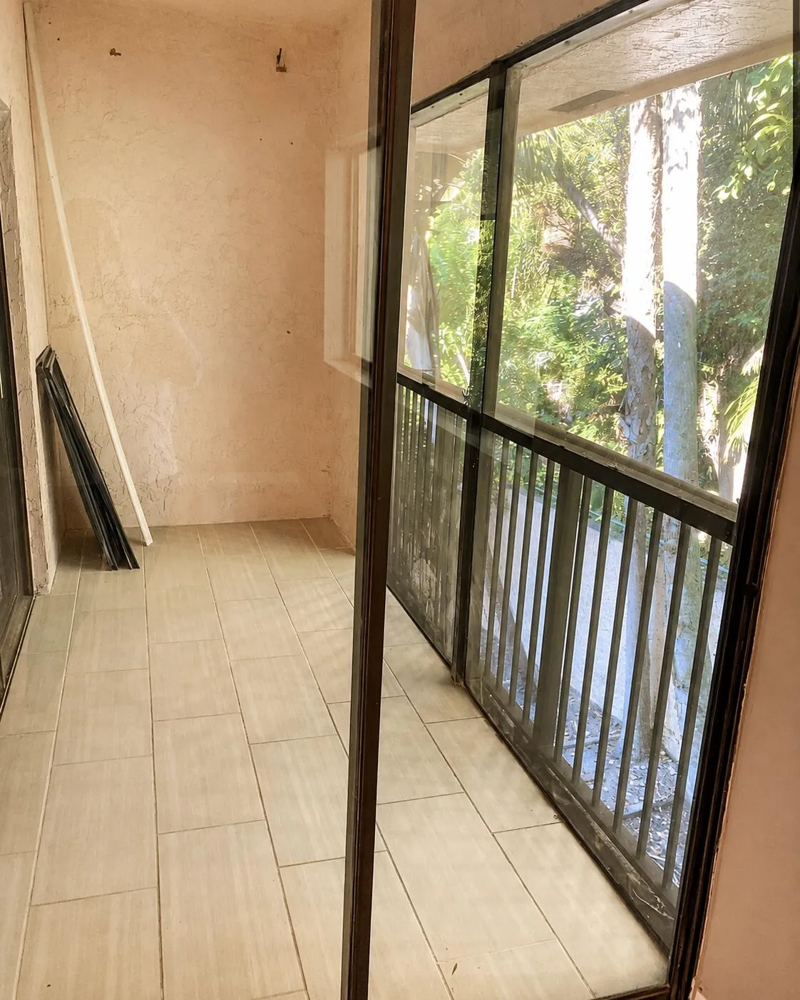 Screened Balcony