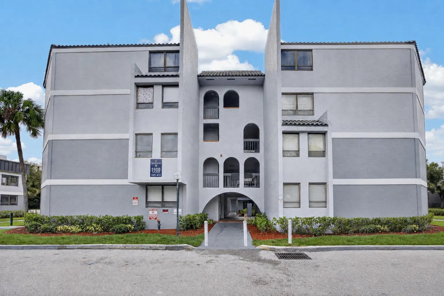 1-web-or-mls-Front Image