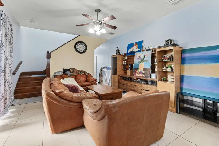 017-6112NorthwestGingerLane-PortStLucie-