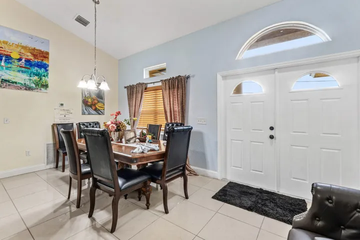 005-6112NorthwestGingerLane-PortStLucie-