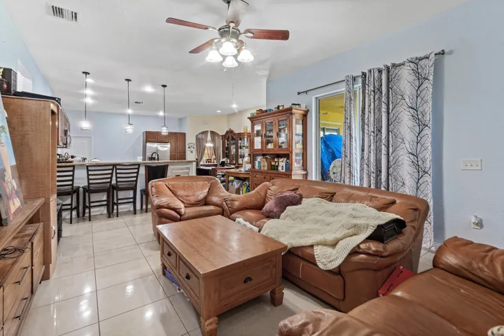 015-6112NorthwestGingerLane-PortStLucie-