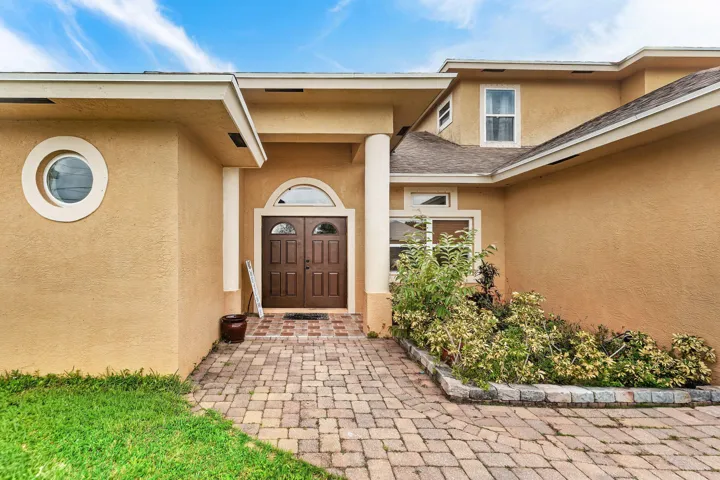 004-6112NorthwestGingerLane-PortStLucie-