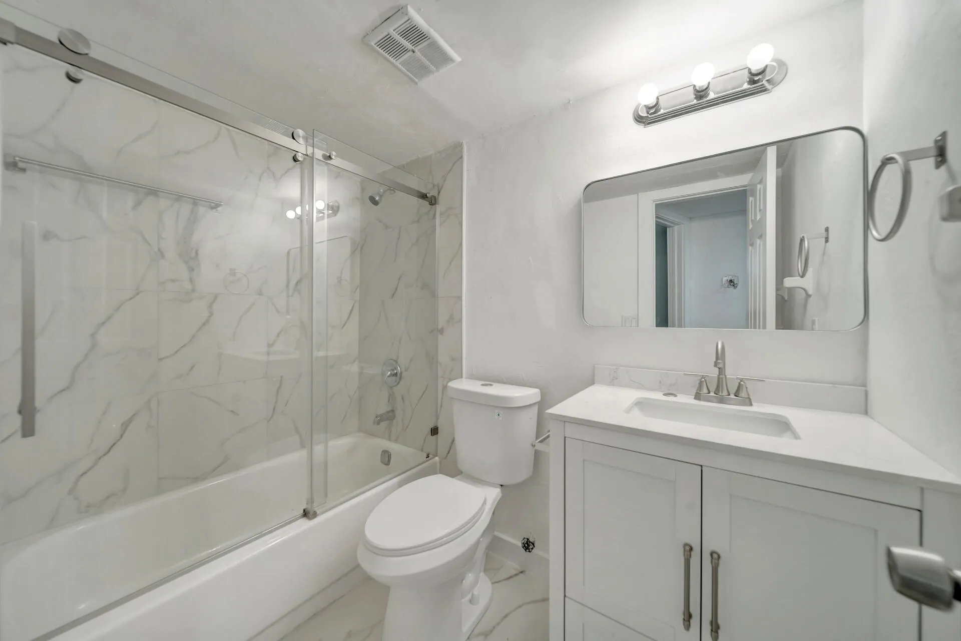 Modern Guest Bathroom with Shower & Bathtub
