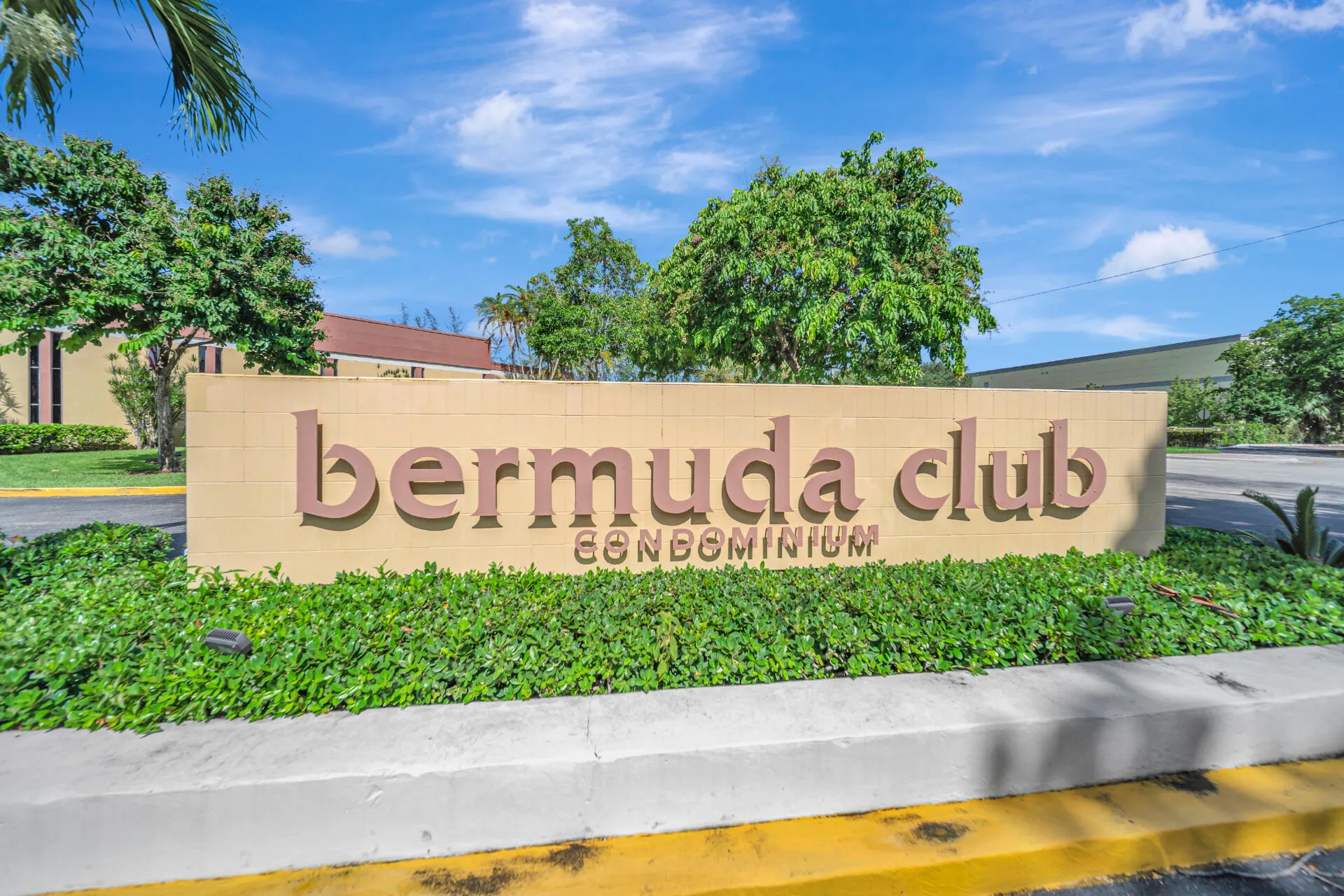 Bermuda Club Entrance