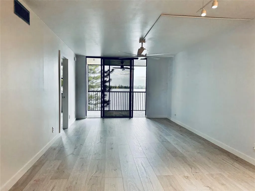 Living Room/Dining​​‌​​​​‌​​‌‌​‌‌​​​‌‌​‌​‌​‌​​​‌​​ Room