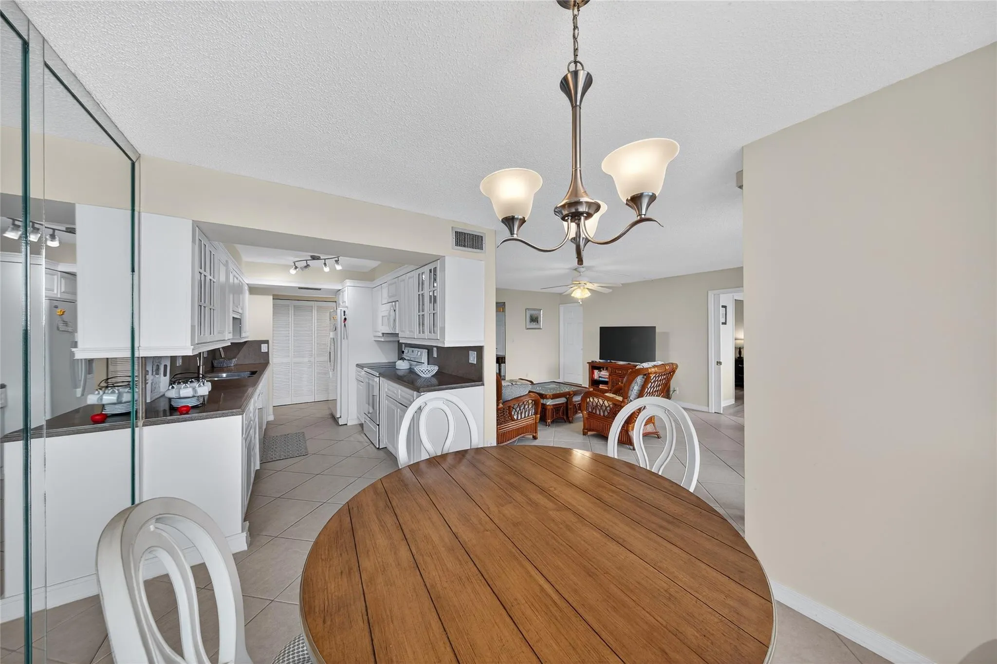 Kitchen/dining