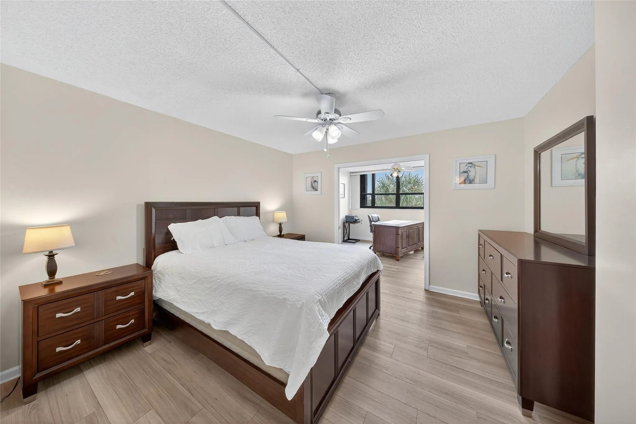 Guest bedroom
