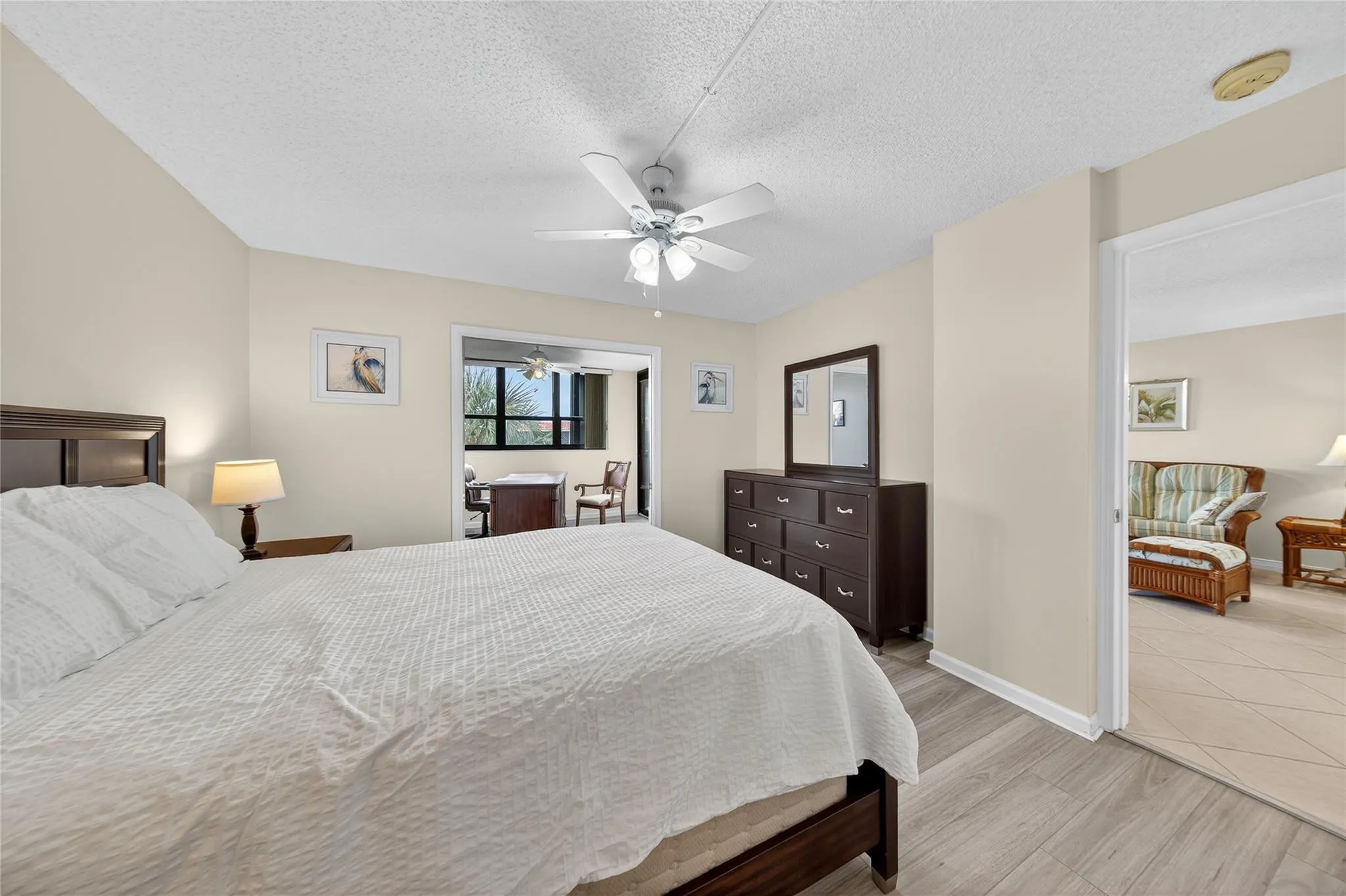 Guest bedroom
