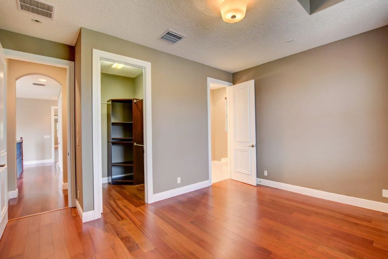 Property photo 43