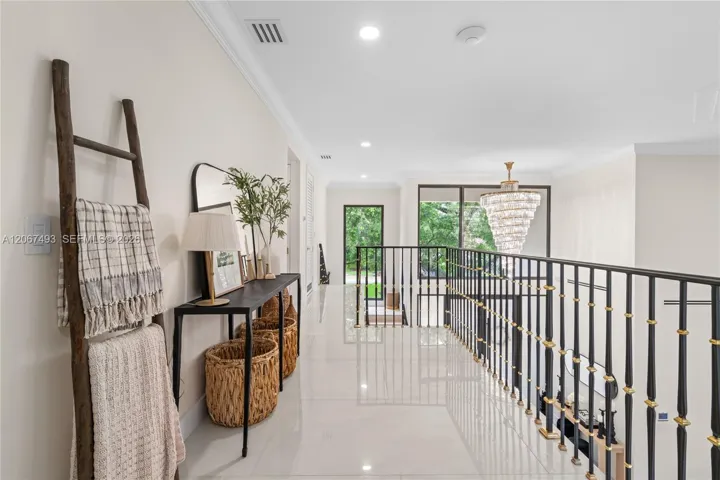floor 2 interior balcony