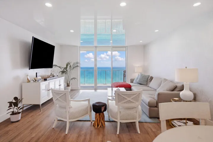 3580 S Ocean Blvd South Palm Beach FL 08