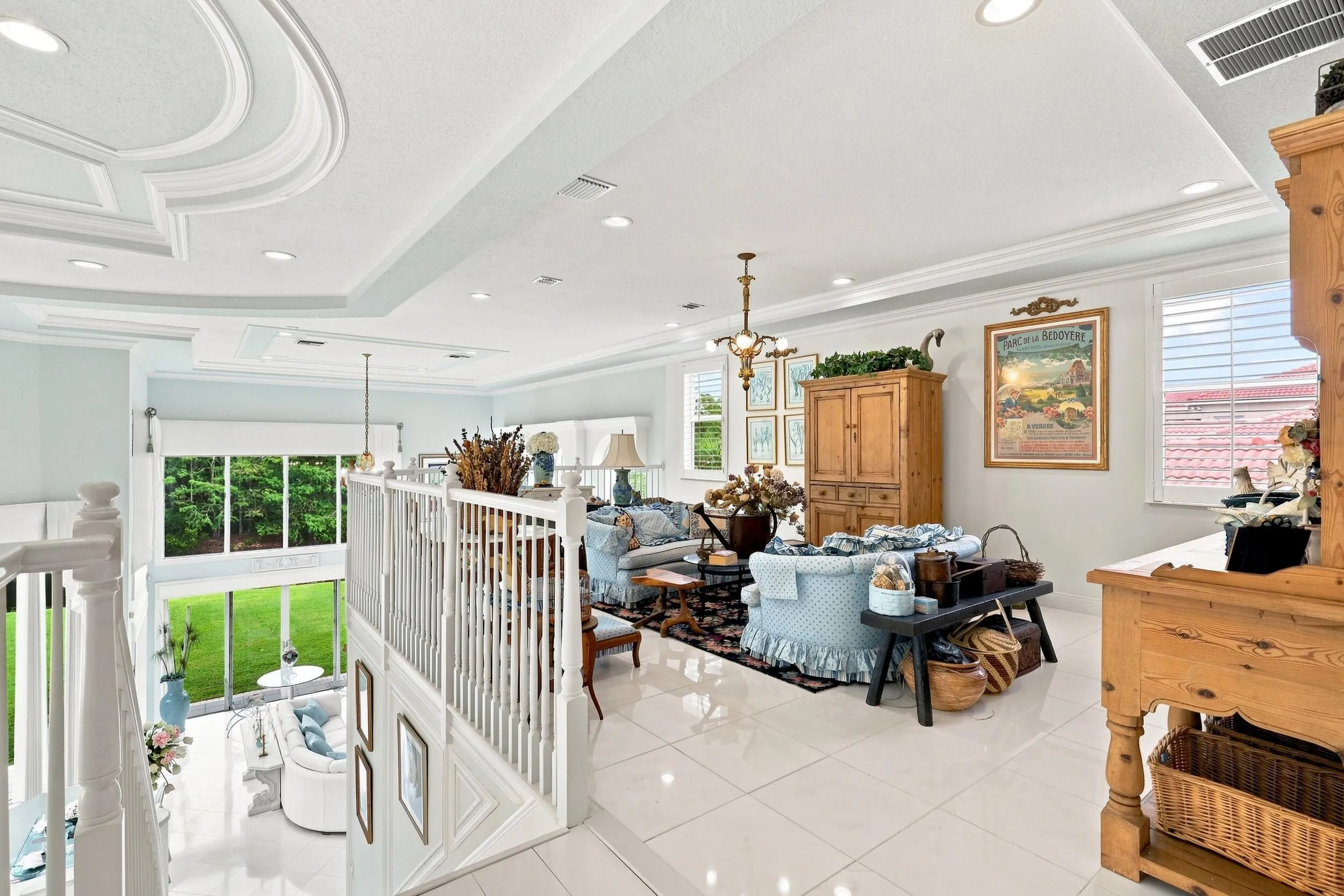 Large open area on 2nd floor loft