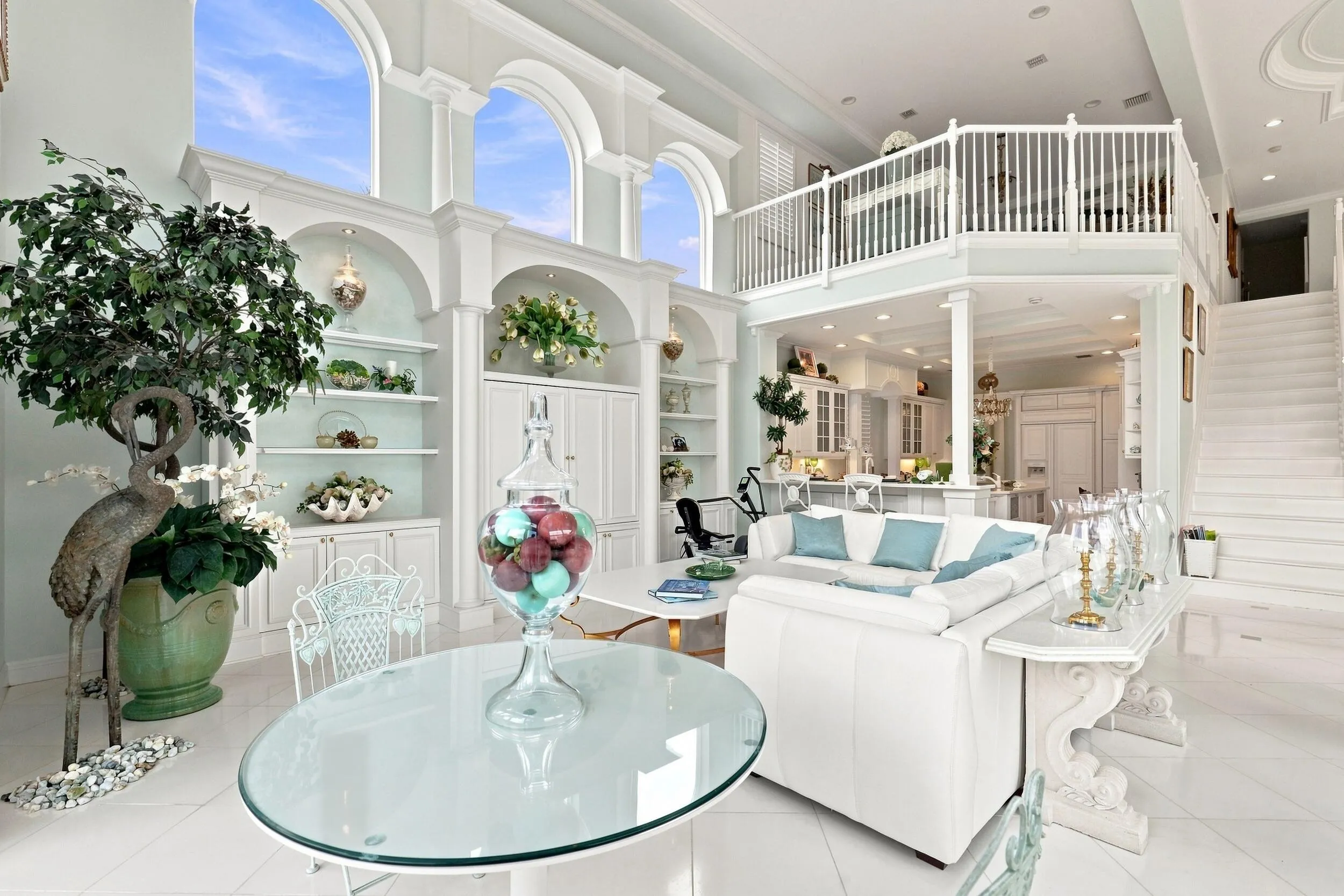 Breakfast table area