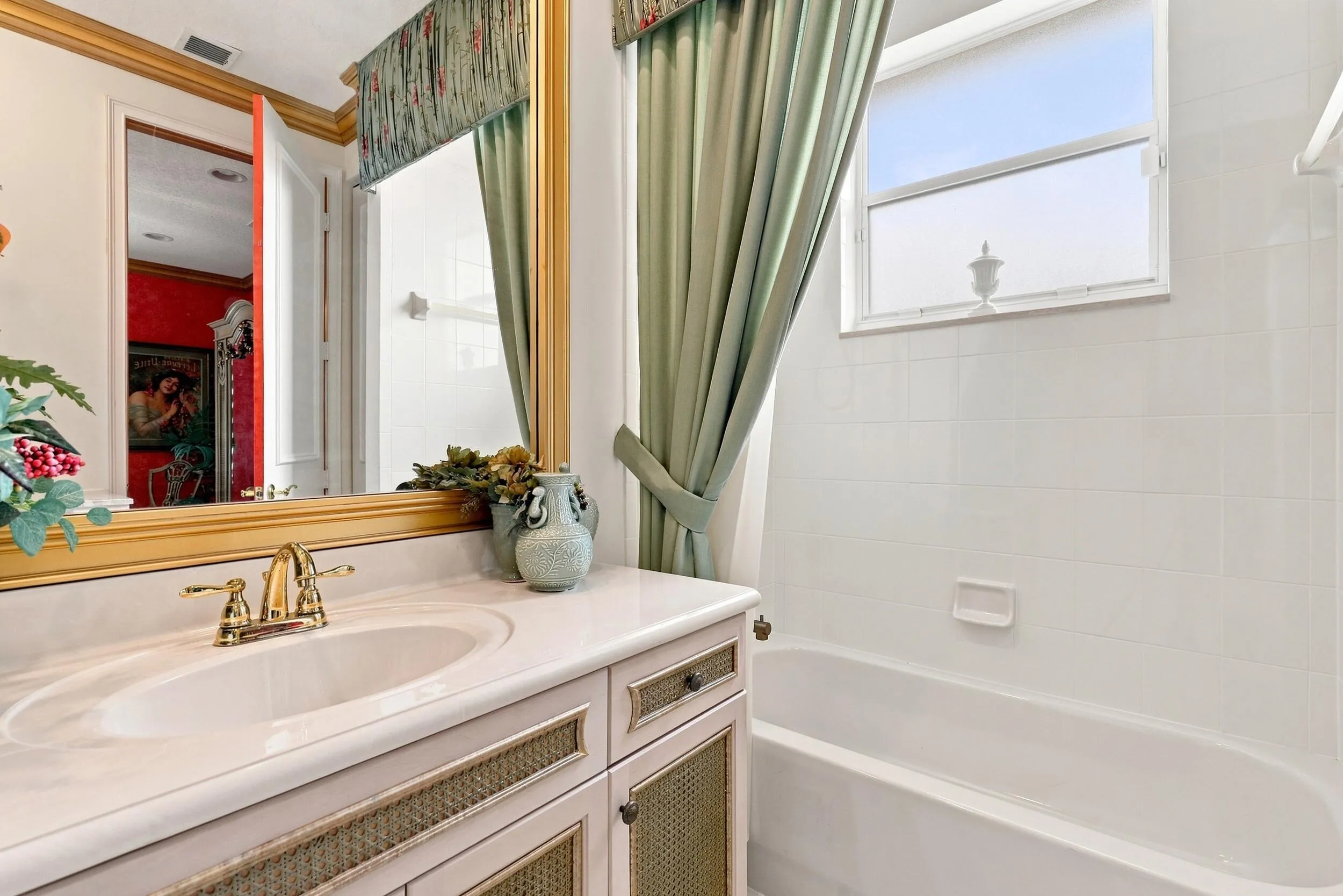 5th bathroom on 2nd floor with tub