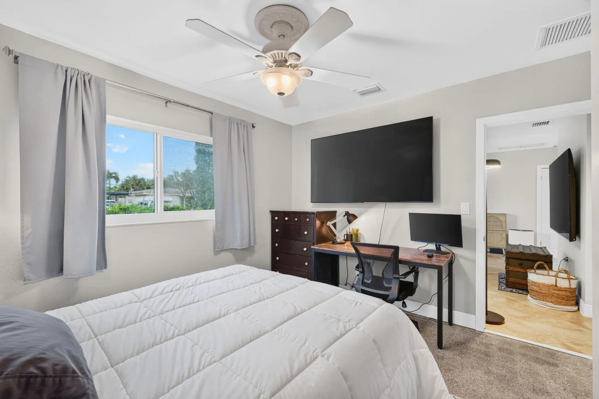 Gueat bedroom