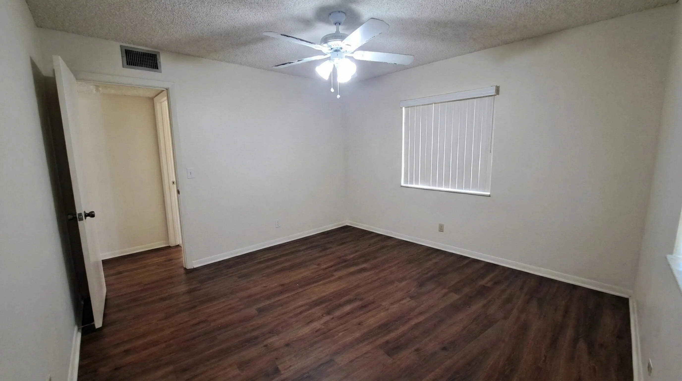 222 Pine Hov Cir B2_010