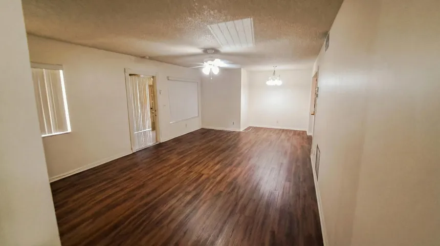 222 Pine Hov Cir B2_007