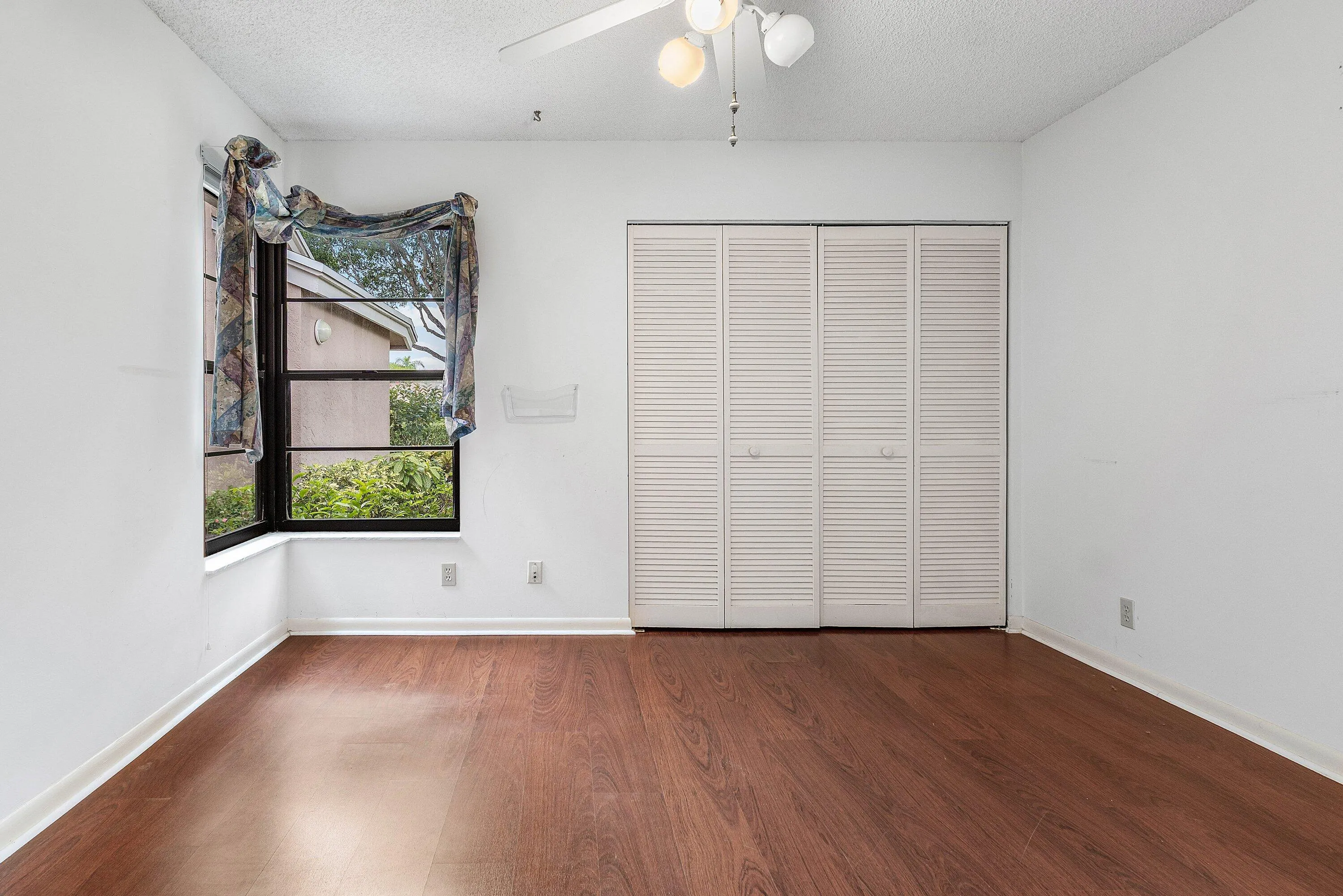 020-8271SunLakeDrive-BocaRaton-FL-33496-