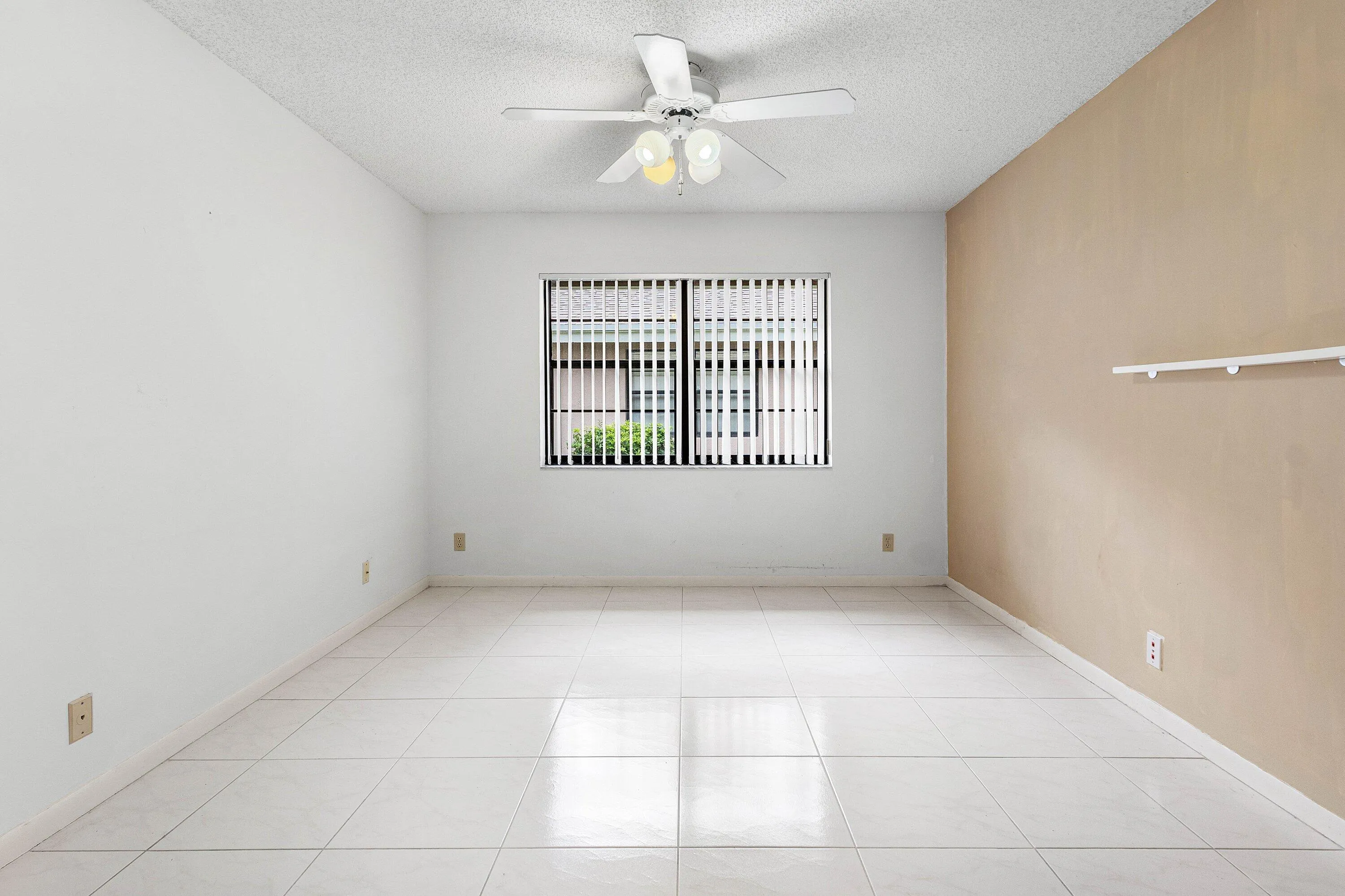 021-8271SunLakeDrive-BocaRaton-FL-33496-