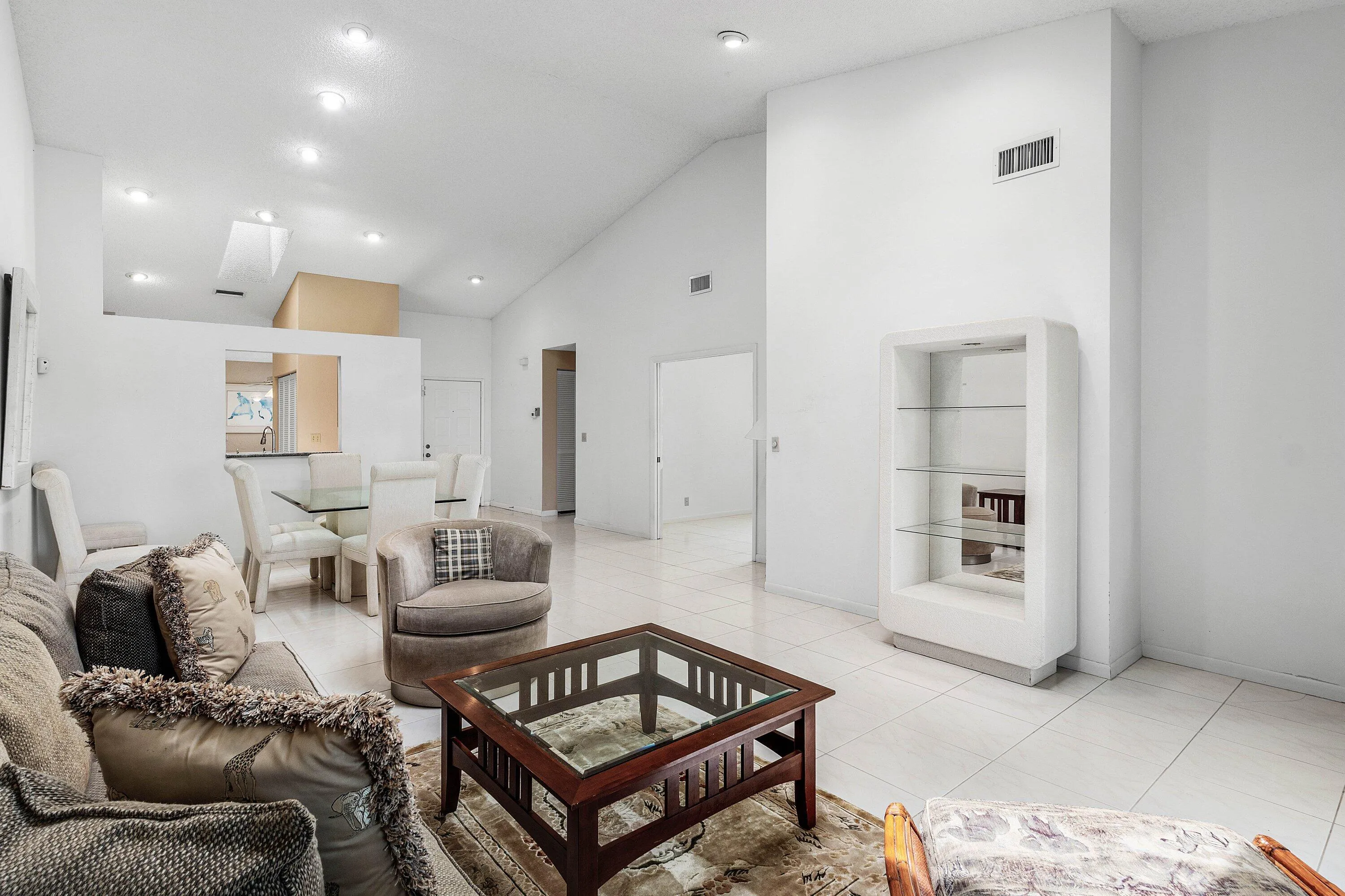 017-8271SunLakeDrive-BocaRaton-FL-33496-