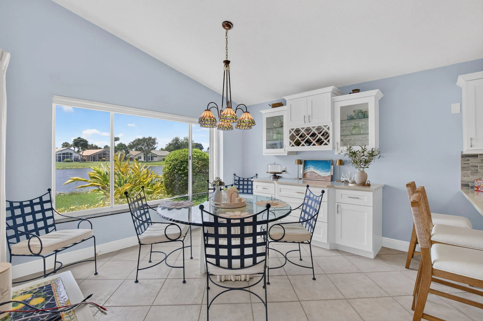 Breakfast room