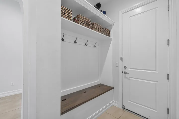 019-8331GrandPrixLane-BoyntonBeach-FL-33