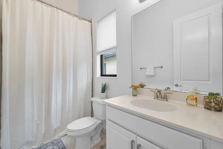 022-8331GrandPrixLane-BoyntonBeach-FL-33