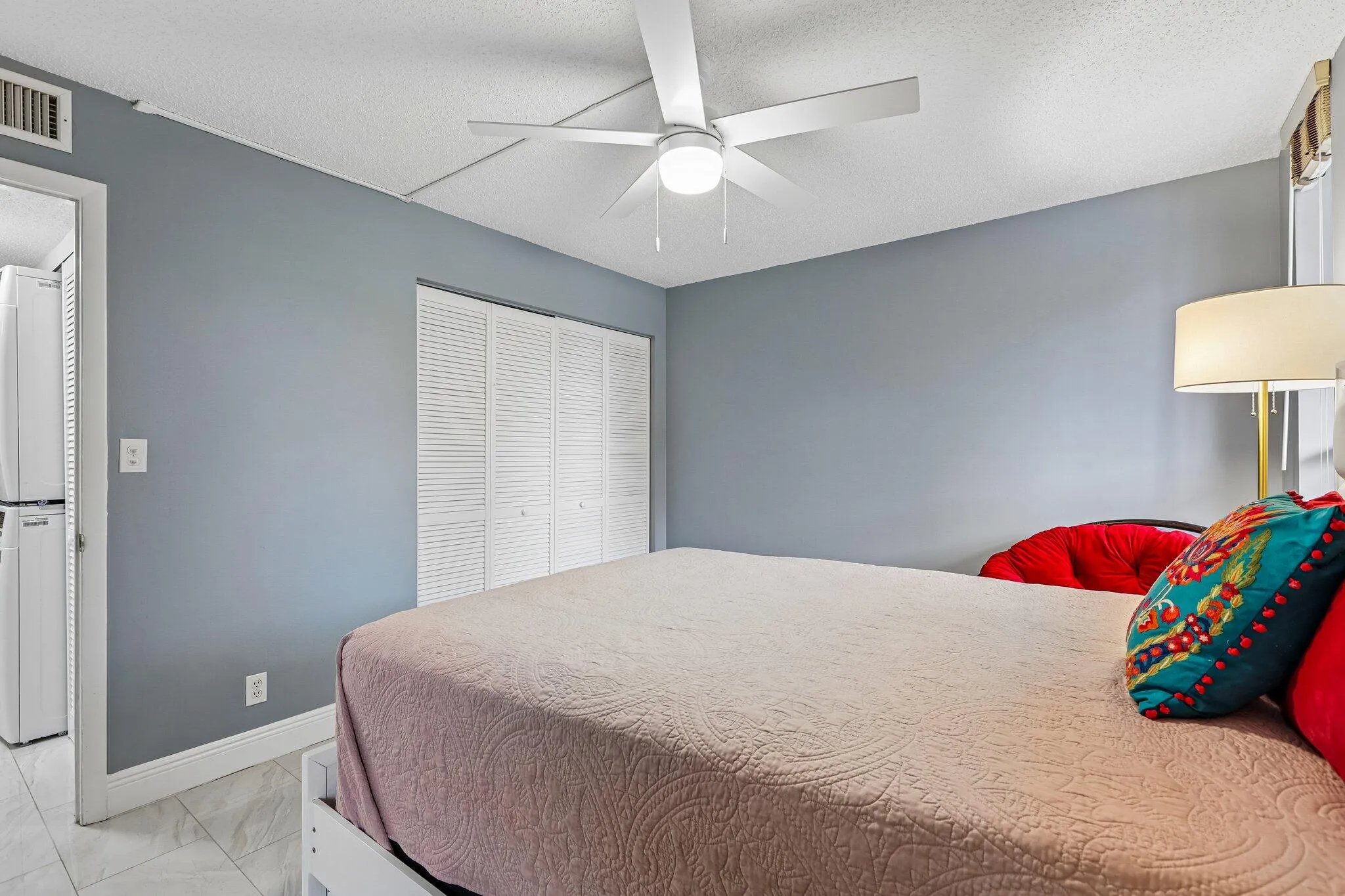20-web-or-mls-Coral Lake Dr 206-S0608-02