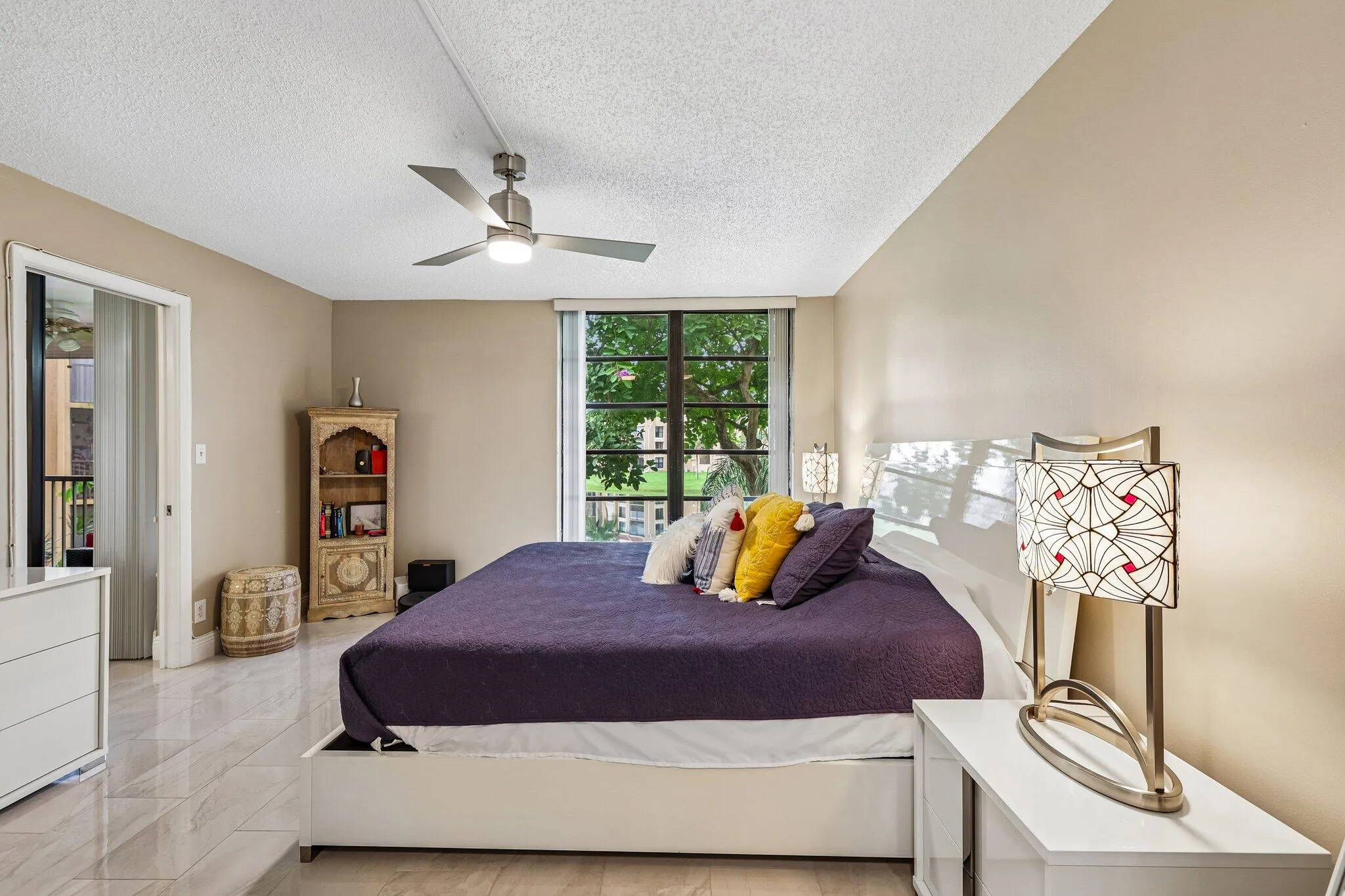 28-web-or-mls-Coral Lake Dr 206-S0608-02