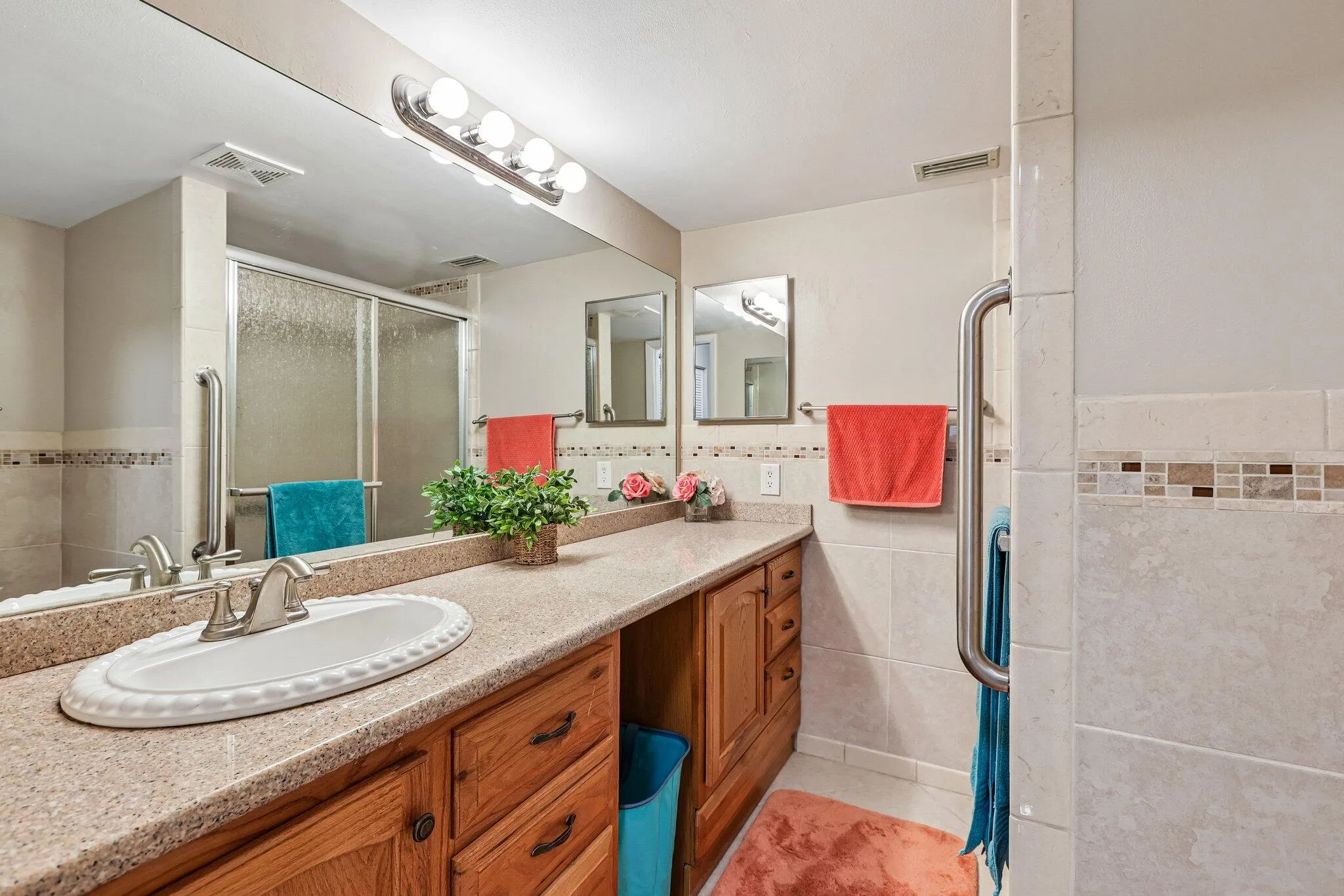 29-web-or-mls-Coral Lake Dr 206-S0608-02