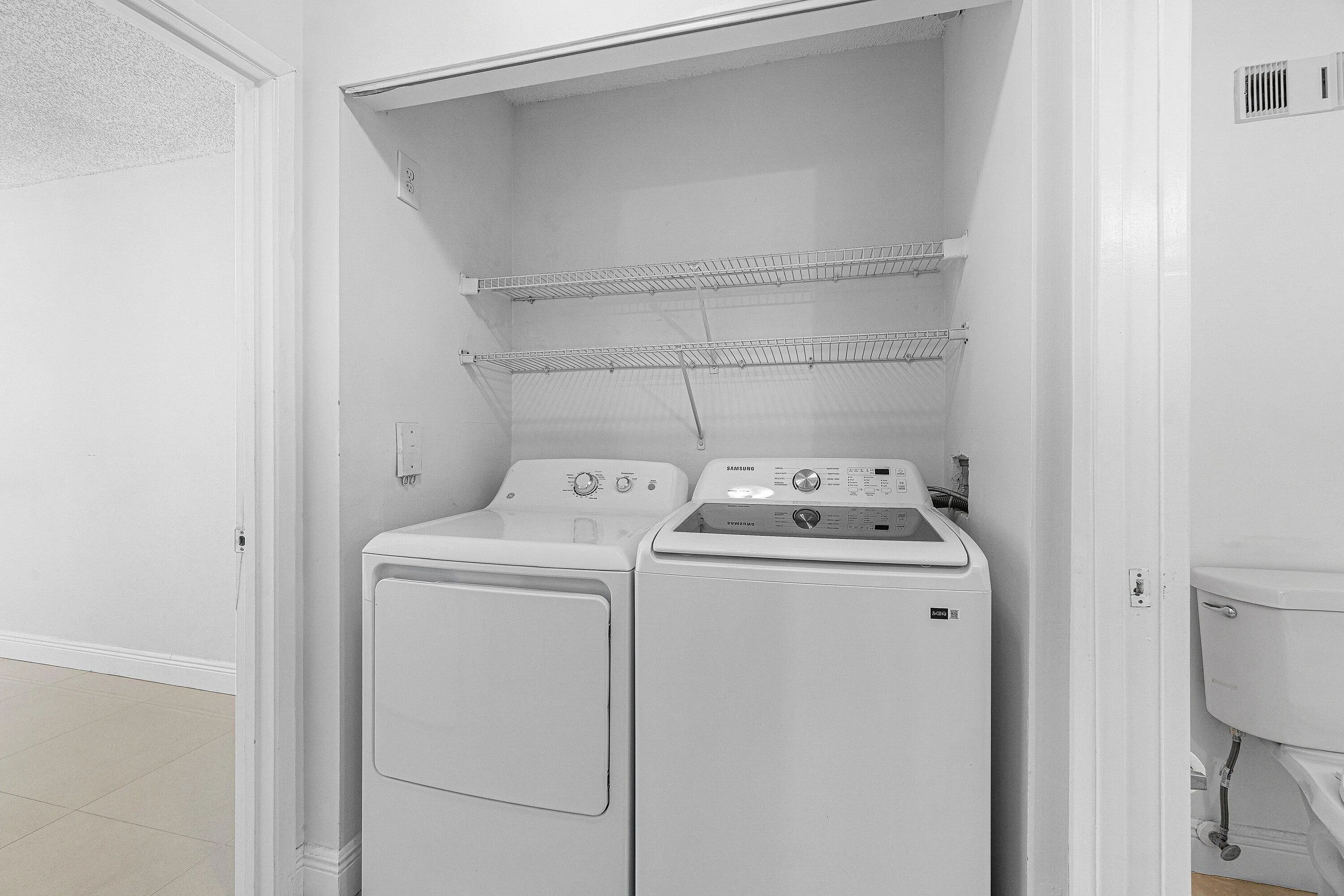 washer /dryer inside the unit