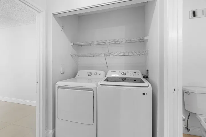 washer /dryer inside the unit