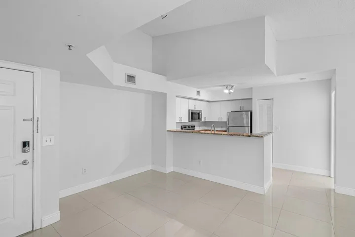 entry Living/dining rom