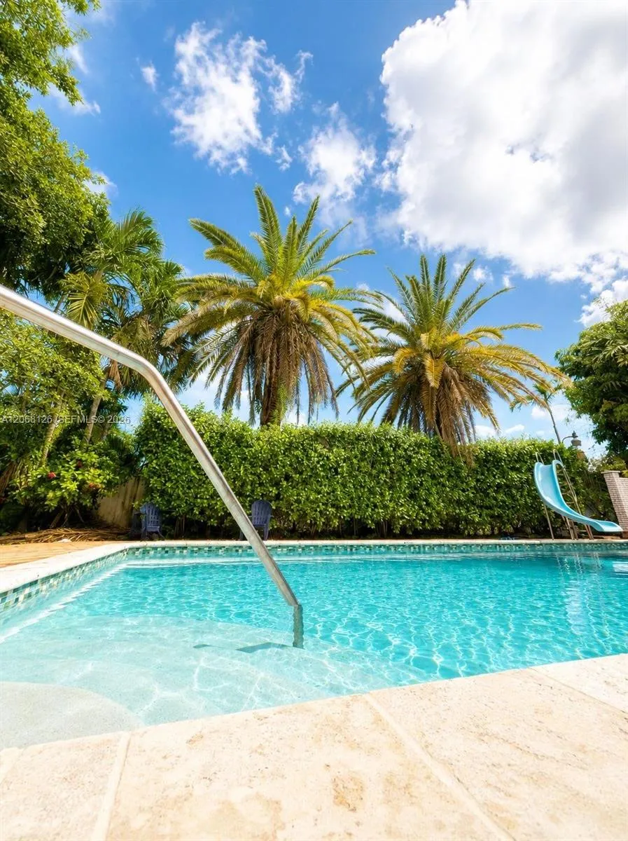 Property photo 32