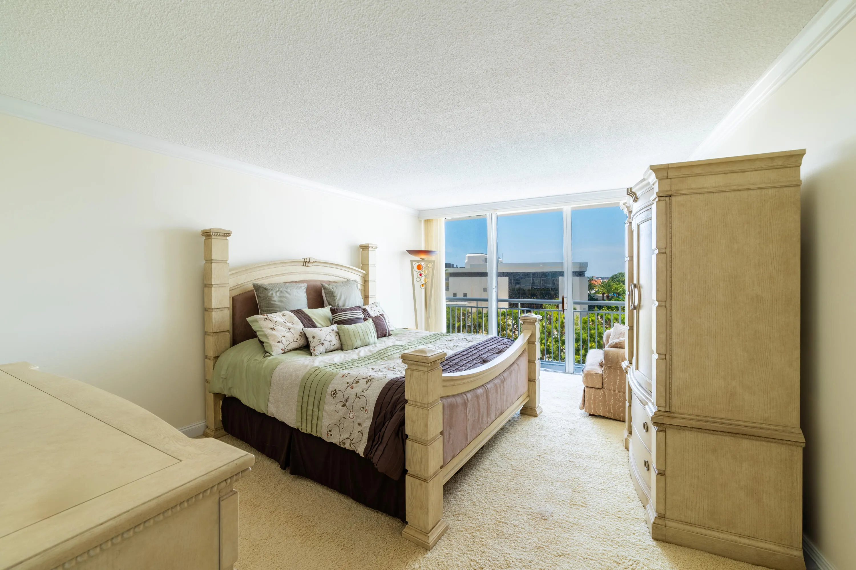 King size bed, TV in armoire