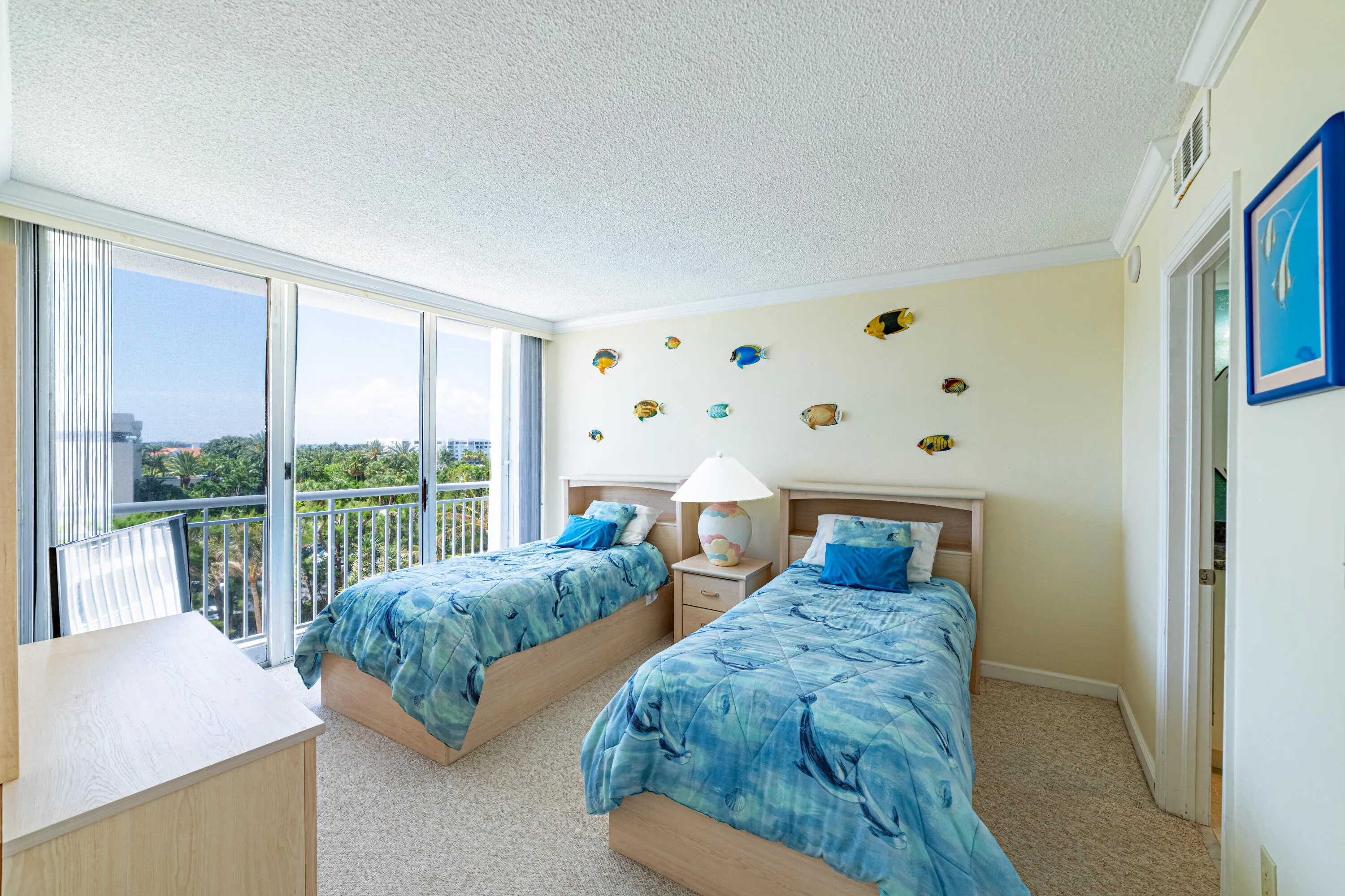 Your guests will love their room with ensuite bath and view of the pool, ocean and Intracoastal