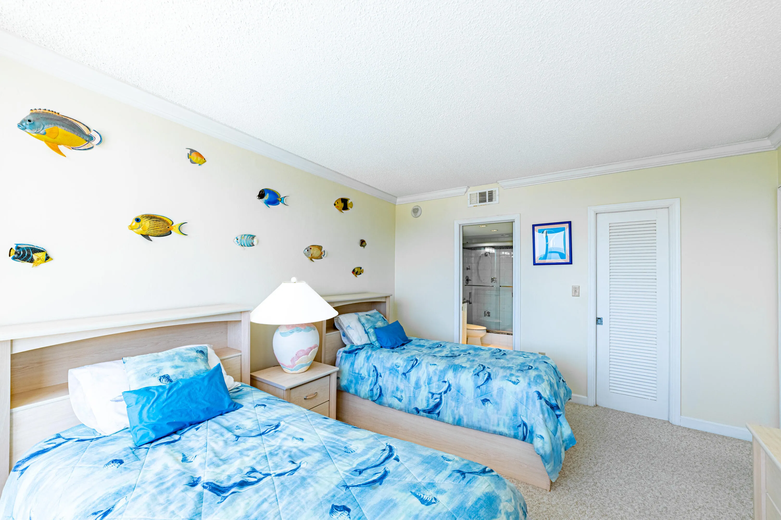 Bring your luggage and get ready to relax in Paradise!
