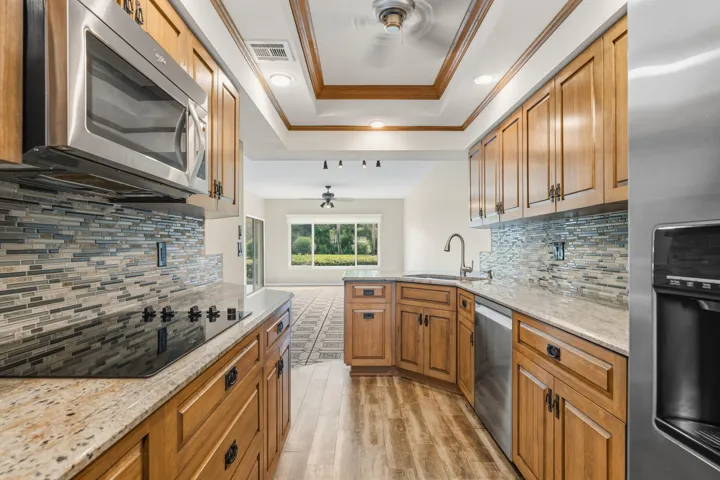 Updated Kitchen w/ Luxury Finishes