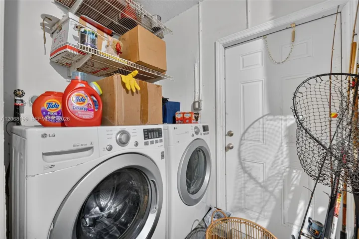 Photo 32