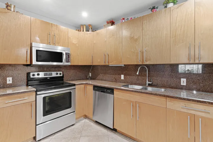 007-2757Southwest2ndStreet-DelrayBeach-F