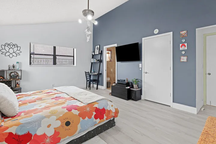 024-2757Southwest2ndStreet-DelrayBeach-F
