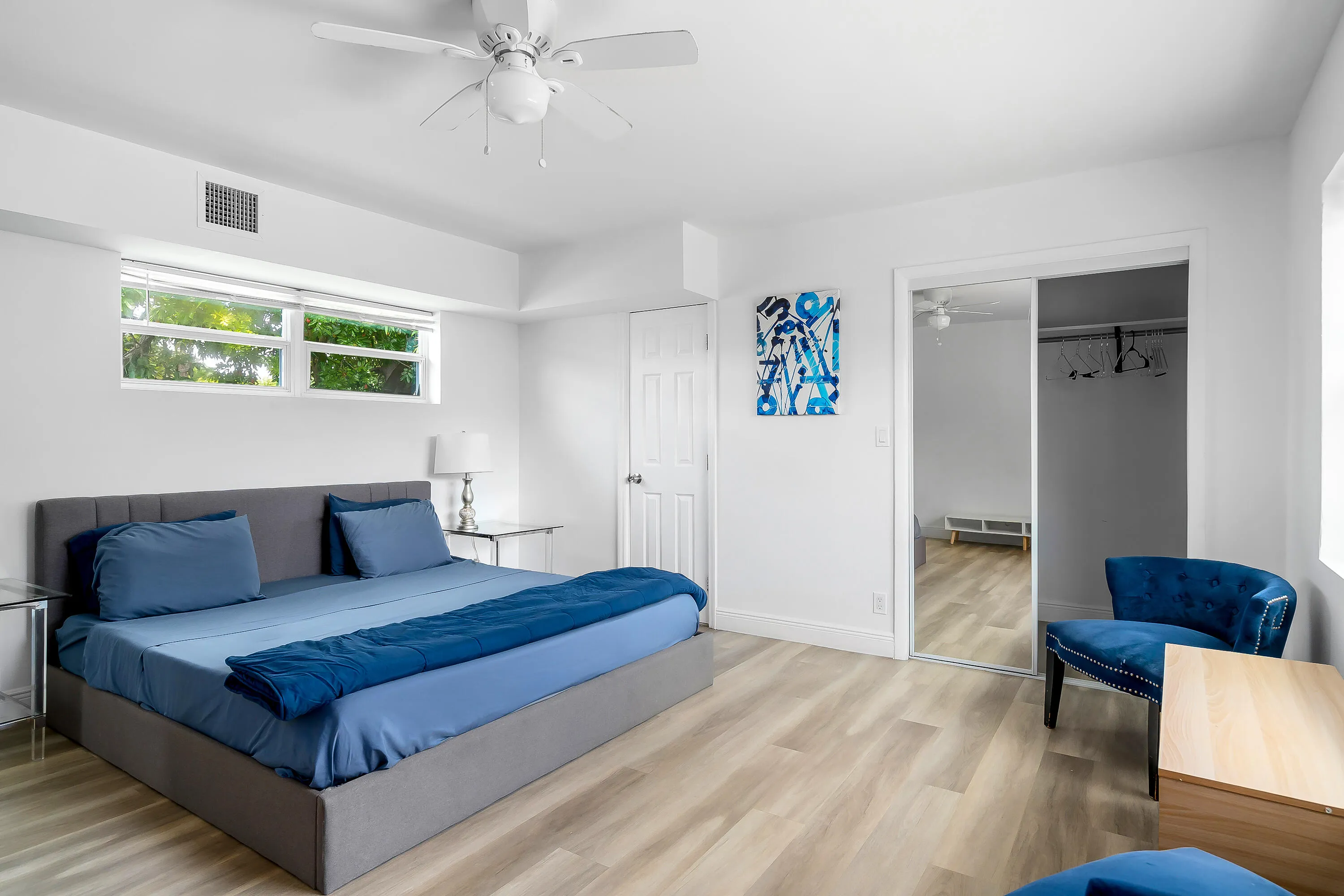 2709 Dewey St 32