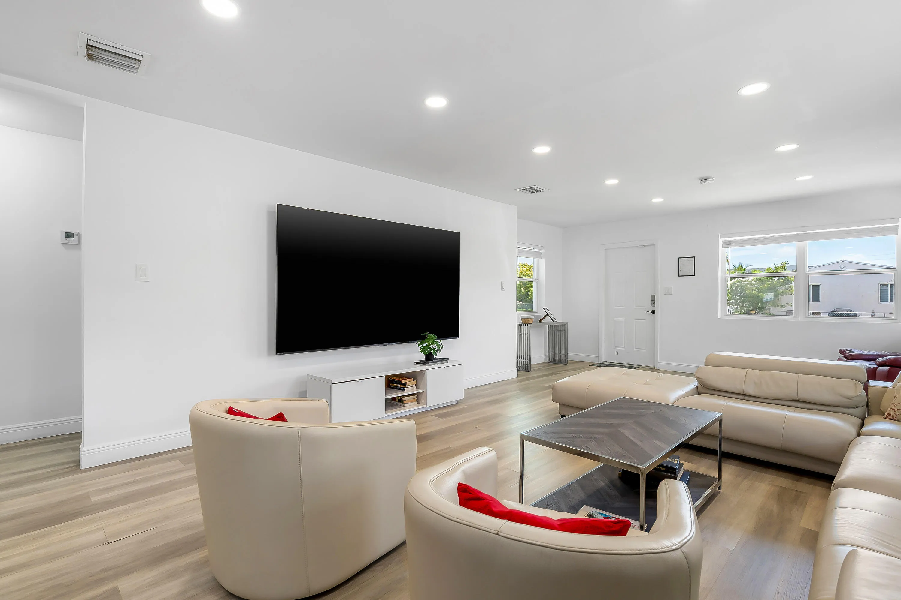 2709 Dewey St 10