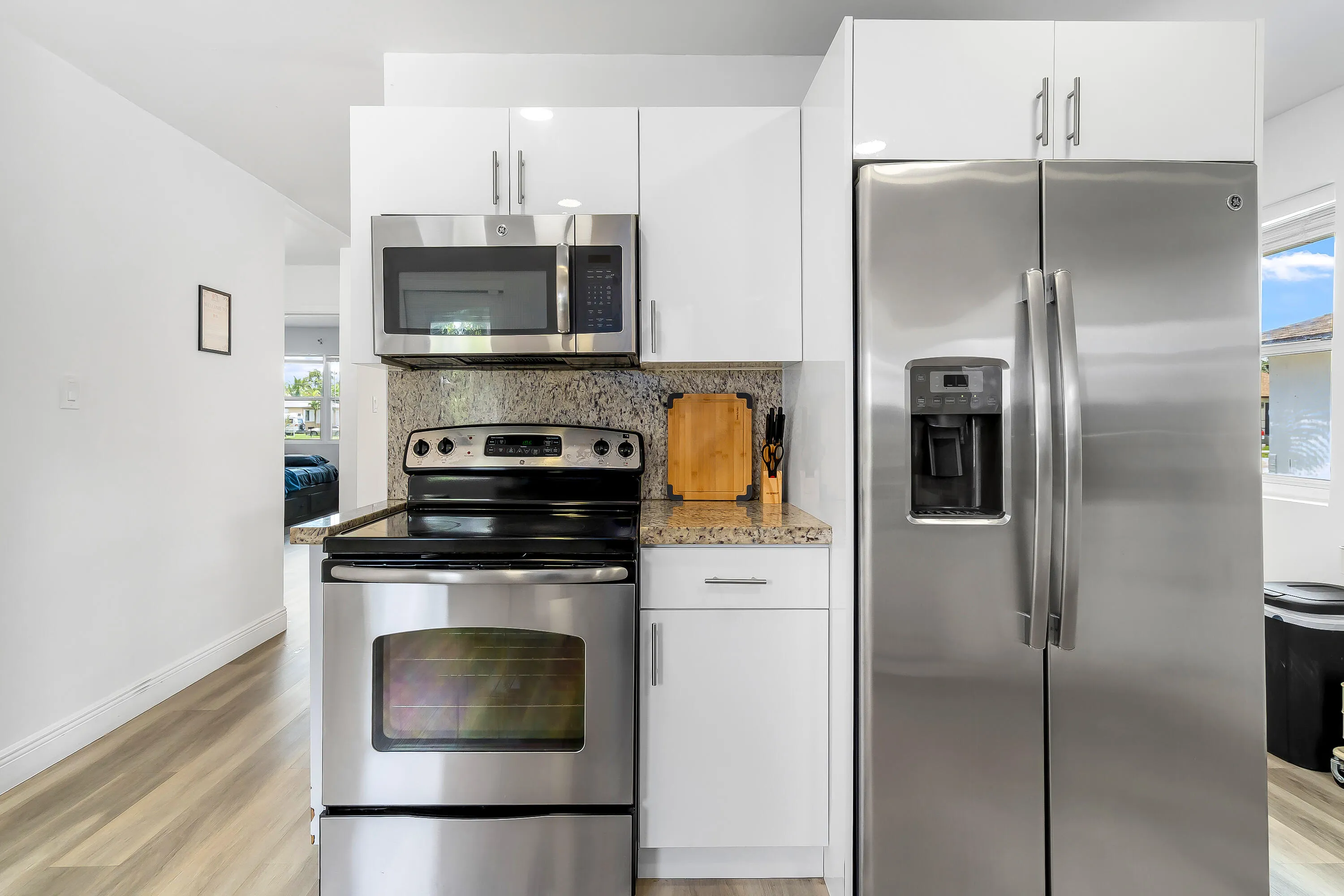 2709 Dewey St 25