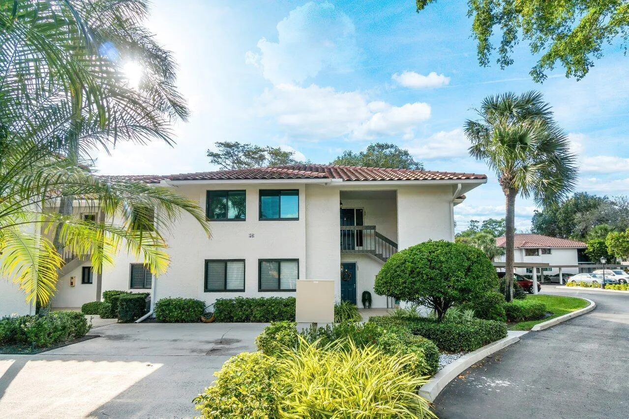 50 Pelican Pointe 205