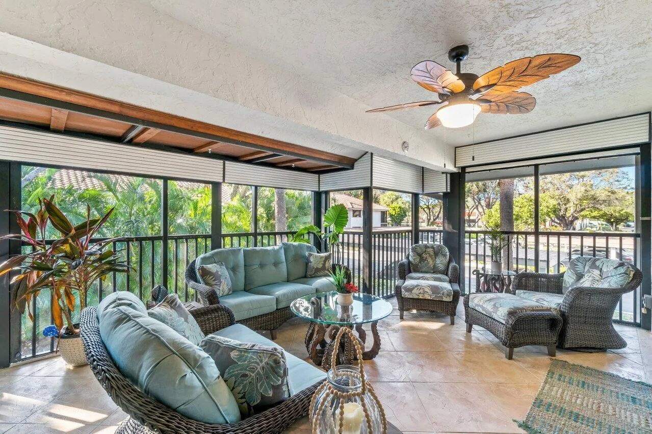 50 Pelican Pointe 205