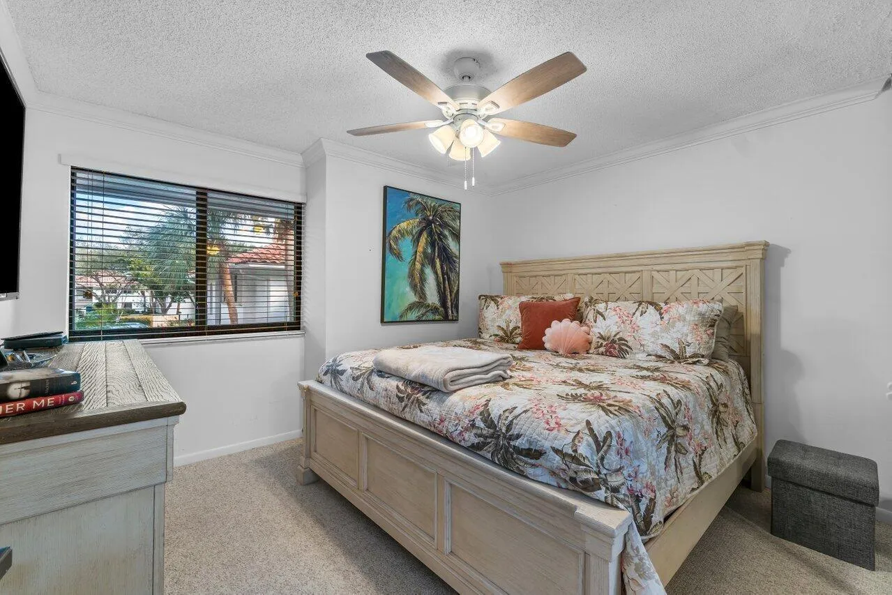 50 Pelican Pointe 205