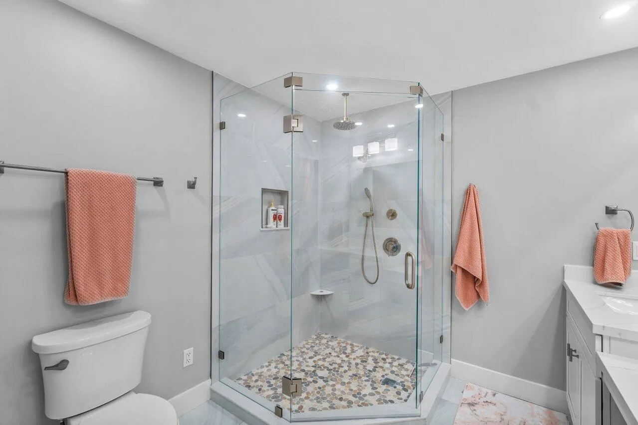 50 Pelican Pointe 205