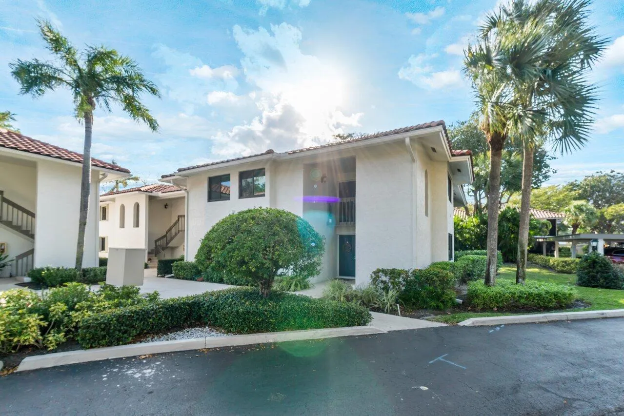 50 Pelican Pointe 205